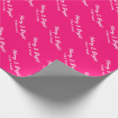 Merry and Bright hot neon roze script Kerstmis Cadeaupapier (Hoek)