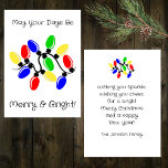 Merry and Bright Plat Feestdagenkaart<br><div class="desc">Introductie van deze gepersonaliseerde kerstkaart, ontworpen om warmte en vreugde te verspreiden tijdens de kerstperiode. Deze charmante kaart bevat een levendige weergave van kleurrijke kerstlichtjes die het bericht "Mogen uw dagen vrolijk en stralend zijn" doen oplichten. Het ontwerp bevat auteursrechtelijk materiaal van Cricut.</div>