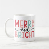 "Merry and Bright" Roze en Mint Moderne Kerstmis Koffiemok (Links)