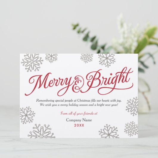 Merry and Bright Rustic Kraft Red Script Business Feestdagenkaart (Staand voorkant)