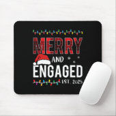 Merry and Engaged 2025 Red Plaid Matching Christma Muismat (Met muis)