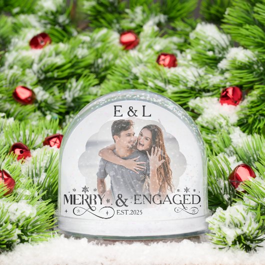 Merry and Engaged Couple Photo Holly Script Sneeuwbol (Kerstmis)