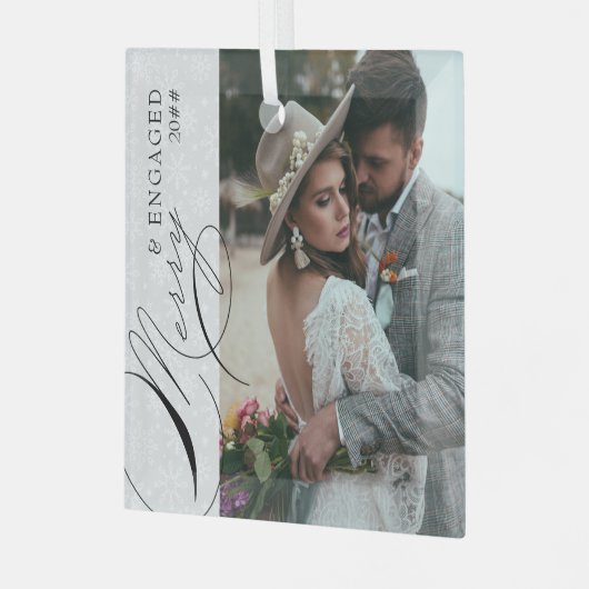 Merry and Engaged Script Vertical Photo Snowflake Glas Ornament (Voorkant links)