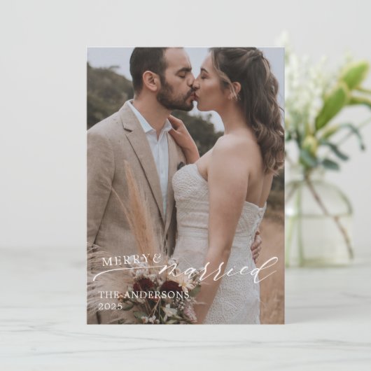 Merry and Married Overlay Script Wedding Bedankkaart (Staand voorkant)