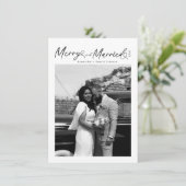 Merry and Married Pas getrouwd script voor kerst Feestdagenkaart (Staand voorkant)