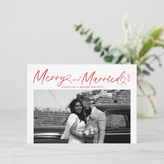 Merry and Married Pas getrouwd script voor kerst Feestdagenkaart (Staand voorkant)