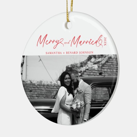 Merry and Married Pas getrouwd script voor kerst Keramisch Ornament (Links)