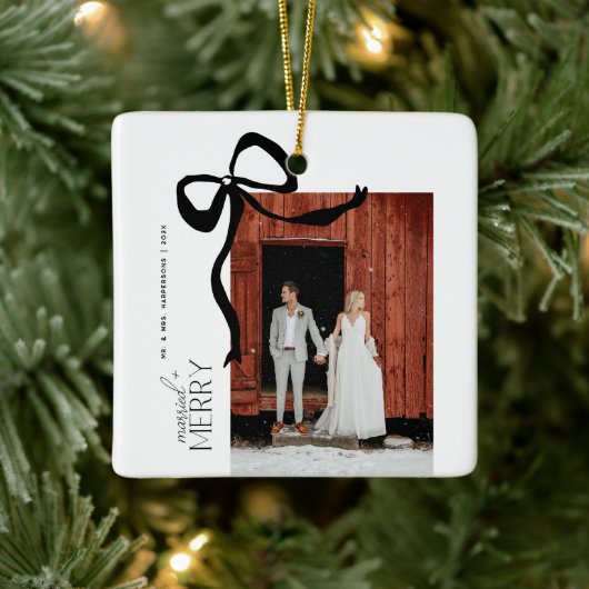 Merry and Married Script 2 Photos Christmas Bow Keramisch Ornament (Boom)