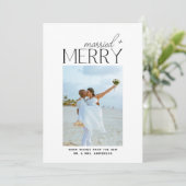 Merry and Married Script Photo Christmas Newlyweds Feestdagenkaart (Staand voorkant)