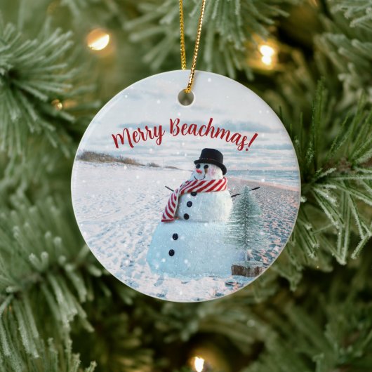 Merry Beachmas Snowy Sandy Snowman - Keramisch Ornament (Boom)