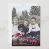 Merry & Bright Calligrafie Script Rode Foto Feestdagenkaart (Voorkant)