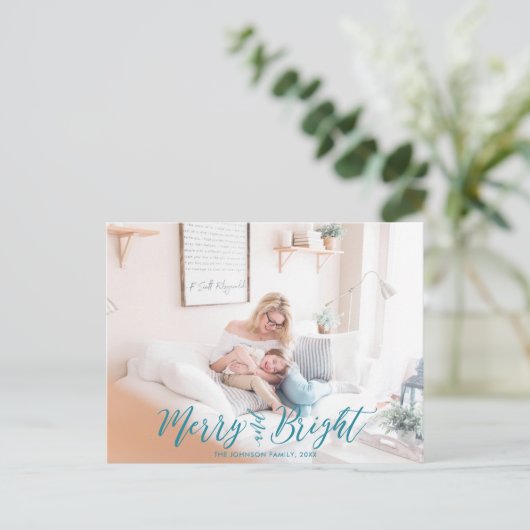 Merry & Bright Christmas Typografie Foto Briefkaar Briefkaart (Staand voorkant)