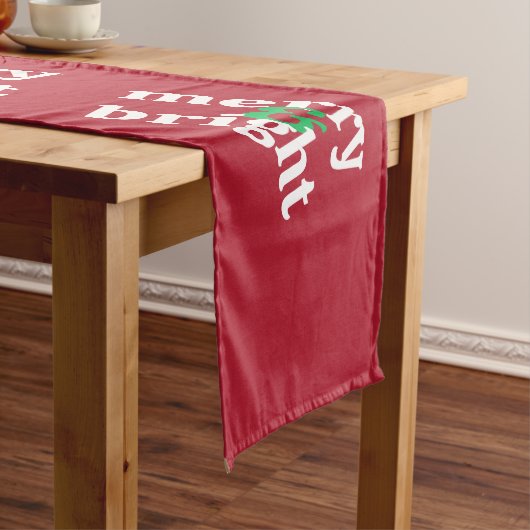 "Merry & Bright" Crimson Red Table Runner Korte Tafelloper (Voorbeeld)