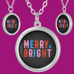 Merry & Bright, prettige kerst Zilver Vergulden Ketting<br><div class="desc">Merry & Bright,  vrolijk kerstontwerp is een geweldig cadeautje voor een feestdag,  Jubileum,  Valentijnsdag,  Kerstmis,  maandag,  Thanksgiving,  paastijd of halloween kostuum.</div>