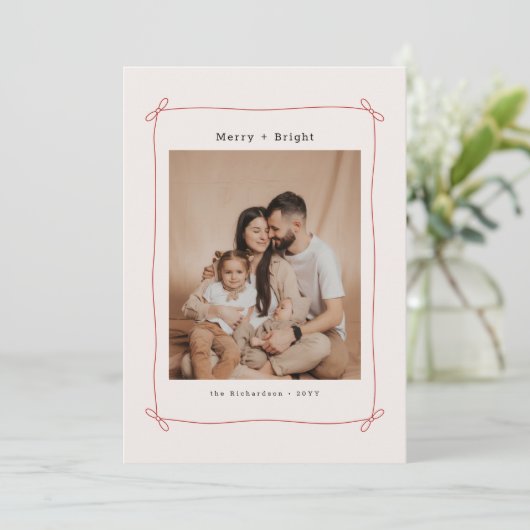 Merry Bright Red Bow Ribbon Family Photo Christmas Feestdagenkaart (Staand voorkant)