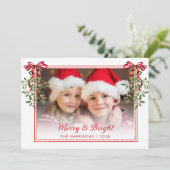 Merry Bright Red Bows Greenery Foto van Kerstmis Feestdagenkaart (Staand voorkant)