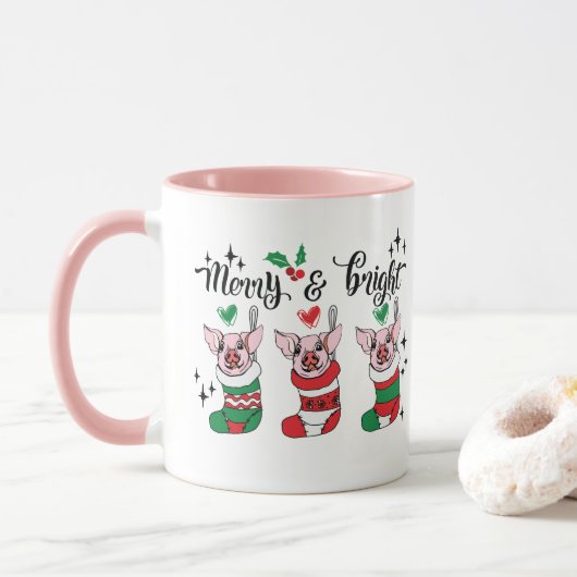 Merry Bright toevoegen monogram varken Kerstmis Mok (Met donut)