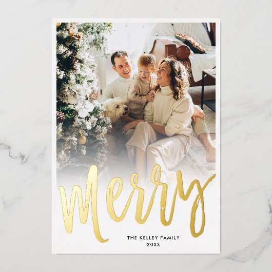 Merry Brush Script Minimalistisch Verticaal Foto R Folie Feestdagenkaart (Voorkant)