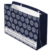 Merry Christmas Blue White Snowflakes Family Name Groot Cadeauzakje (Achterkant Gekanteld)