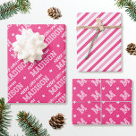 Merry Christmas Custom Name Monogram Roze Inpakpapier Vel<br><div class="desc">Verhoog uw geschenk geven dit vakantieseizoen met een set van prachtig op elkaar afgestemde design! Met drie unieke patronen in bijpassende kleuren, die individueel of als set kunnen worden gebruikt. Het eerste blad is gepersonaliseerd met de naam van de ontvanger in klassieke blokstijl letters. De zin 'Vrolijk kerstfeest' kan ook...</div>