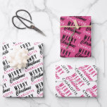 Merry Christmas Custom Name Pink Trendy Inpakpapier Vel<br><div class="desc">Een mooie "Merry Christmas" gepersonaliseerde inpakpapier ontwerp met aangepaste naam. Een ideale roze aangepaste naam kerstcadeau wrap voor iemand speciaal deze kerst.</div>