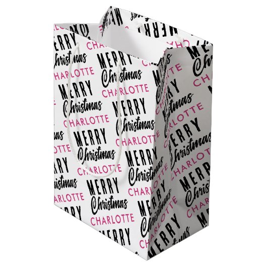 Merry Christmas Custom Name Pink Trendy Medium Cadeauzakje (Achterkant Gekanteld)