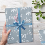 Merry Christmas Dusty Blue Elegant Script Patroon Cadeaupapier<br><div class="desc">Merry Christmas Dusty Blue Elegant Script Patroon Wrapping Paper</div>
