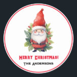 Merry Christmas Gnome Custom Ronde Sticker<br><div class="desc">Deze schattige waterverf kabouter gekleed als Sinterklaas met groene bladeren en rode bessen.</div>