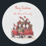 Merry Christmas Gnomes Rode  Truck Custom Ronde Sticker<br><div class="desc">Verspreid feestelijk gejuich met onze Merry Christmas Gnomes Red  Truck Custom Name Classic Ronde Sticker. Deze sticker is voorzien van een heerlijke gnoom en een  truckontwerp en voegt een gepersonaliseerde touch toe aan uw vakantiegeschenken en decoraties. Pas het aan met jouw naam voor een uniek vakantieaccent!</div>