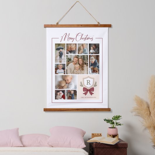Merry Christmas Monogram Crest 10-Photo Collage Hangend Wandkleed (Slaapkamer)
