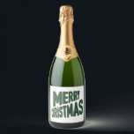 Merry Christmas Mousserende Wijn Label Sparkling Wijnetiket<br><div class="desc">Deze mousserende wijnetiketten tonen de woorden "Vrolijke Kerstmis" in een vet lettertype plus groene letters rode omtrek met verschillende grootte letters op de achtergrond in dit X-mas thema en stijl. Alle labels zijn bedrukt met afdrukken van fotokwaliteit die ideaal zijn voor het aanpassen van bruiloften,  verjaardagsfeestjes en baby showers.</div>