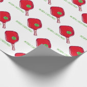 Merry Christmas Pickleball Red Paddle & Green Ball Cadeaupapier (Hoek)