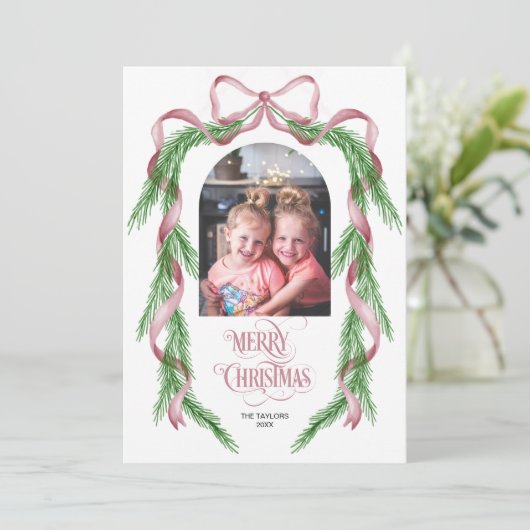 Merry Christmas Pink Bow Ribbon Pine Arch Foto Feestdagenkaart (Staand voorkant)