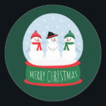 Merry Christmas Snow Wereldbol Sneeuwmannen Ronde Sticker<br><div class="desc">Schattigee illustratie van vakantie sneeuwpoppen. Perfect voor het winterseizoen.</div>