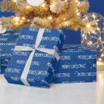 MERRY CHRISTMAS-tekst met sneeuwvlokken Cadeaupapier<br><div class="desc">Witte MERRY CHRISTMAS-tekst met sneeuwvlokken op blauwe achtergrond. De tekst kan worden uitgegeven. De achtergrondkleur kan worden gewijzigd.</div>