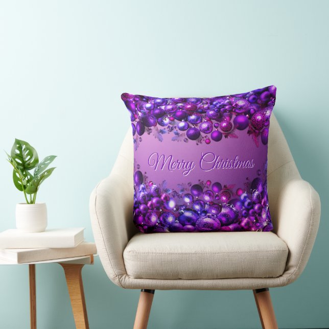 Merry Christmas Throw Pillow in Royal Purple Decor Kussen (Stoel)