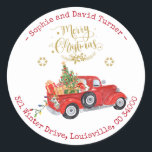 Merry Christmas Truck Circular Return Adres Ronde Sticker<br><div class="desc">Elegante gouden vrolijke kersttypografie,  gouden sneeuwvlokken,  aquarel kersttruck met cadeaus,  op een witte achtergrond. Gebruik de tool Personaliseren om uw gegevens toe te voegen. Ga voor meer overeenkomende objecten naar Mijn dromerig Collectie voor kerstmis.</div>