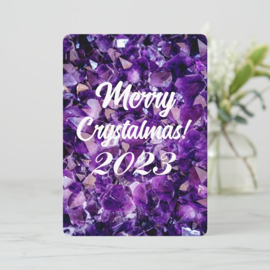 Merry Crystalmas 2023 Paarse Amethist Crystal Feestdagenkaart (Staand voorkant)
