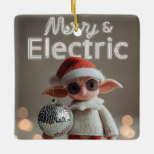 MERRY & ELECTRIC: Speelse Kerstelfpop Keramisch Ornament
