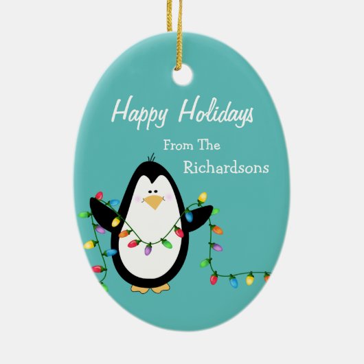 Merry en Bright Kerstmis Penguin Fun Blue Oval Keramisch Ornament (Achterkant)