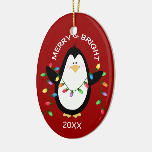 Merry en Bright kerstpinguïn in rood Keramisch Ornament (Links)