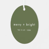 Merry en Bright | Trendy Moss Green Kerstmis Metalen Ornament (Voorkant links)