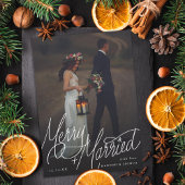 Merry en getrouwd hand-lettering foto feestdagenkaart