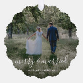 Merry en getrouwd | Kerstfoto Newleyweds Ornament Kaart (Voorkant)