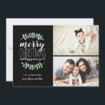 Merry Garland Holiday Kerstcollage 2 Foto Feestdagenkaart<br><div class="desc">Stijlvolle en feestelijke fotocollage met een gestapelde typografie die luidt: "Vrolijk kerstfeest en gelukkig nieuw jaar". Pas uw eigen foto's en tekst aan. Met onze exclusieve handbeschilderde waterverf lauweren met rode bessen. Wordt geleverd met een trendy rood geo patroon op de achterzijde voor een extra speciale aanraking.</div>
