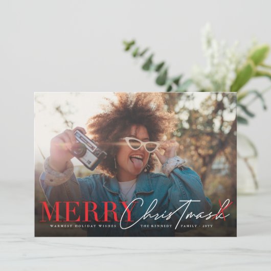 Merry Geen Masker Klassiek Script Moderne Grappige Feestdagenkaart (Staand voorkant)