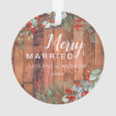 Merry getrouwd Holly Greenery Kerst Rustiek Ornament (achterkant)