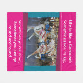 Merry Go Ronde Carrousel Paard Foto met Quote Fleece Deken (Voorkant (Horizontaal))