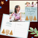 Merry Gold Blue 3 Photo Collage Holiday Briefkaart<br><div class="desc">Een 3 foto-collage vakantie briefkaart sjabloon voor u om zich te personaliseren voor elegant goud en blauwe interreligieuze Merry Happy Alles vakantie groeten. Aan de voorzijde van deze briefkaarten staan moderne kerstbomen en een gouden Menorah, naast twee kleine en één grote fotosjablonen, die het voor u gemakkelijk maken om uw...</div>