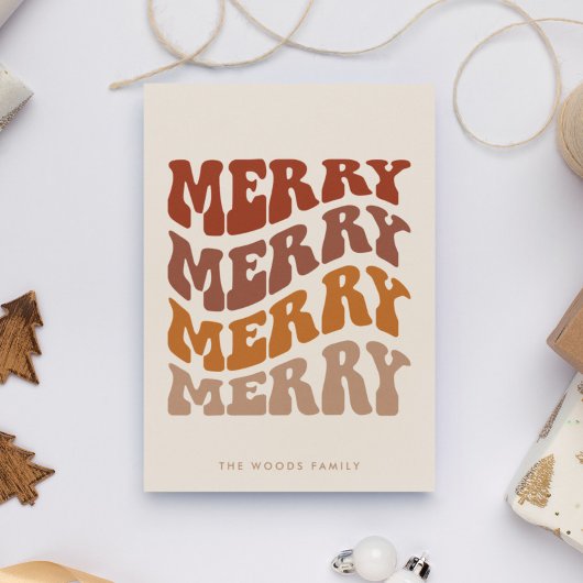 Merry Groovy Wavy Brown Typografie Kerst Feestdagenkaart